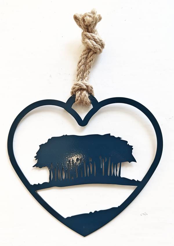 - a , metal Sculpture by Polygon Bear, measuring 12 x 14 cm (H x W) £15